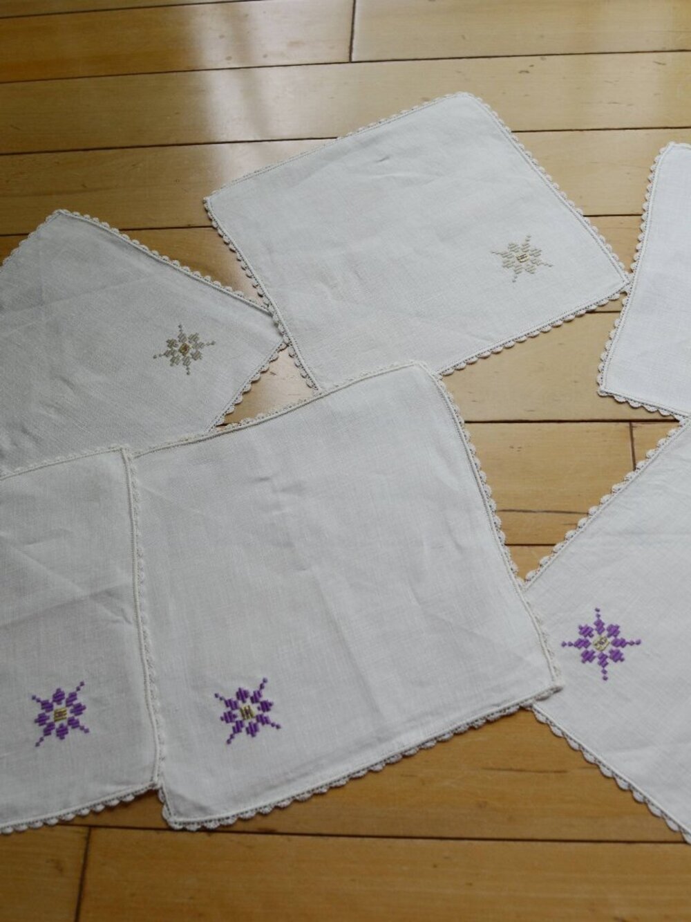 EMBROIDERED COCKTAIL NAPKIN pack of 6